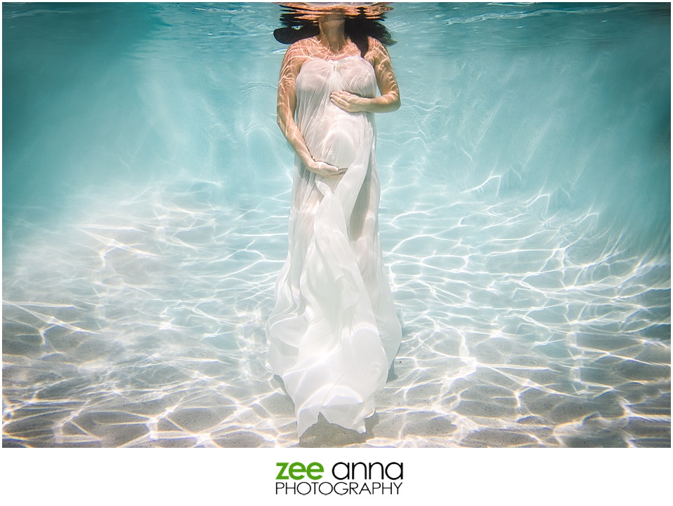 Naples underwater maternity session with Zee Anna Photography