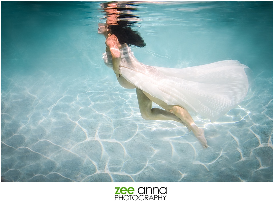 Naples underwater maternity session with Zee Anna Photography