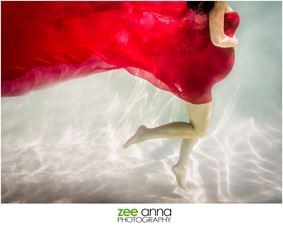Naples underwater maternity session with Zee Anna Photography